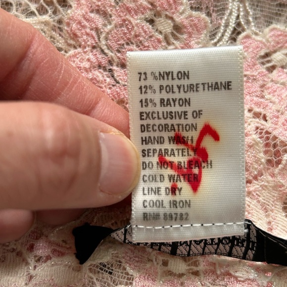 Josie Natori Y2K Pink/White Boho Floral Lace V-Neck Blouse Whimsy Fairy Large - Picture 7 of 8